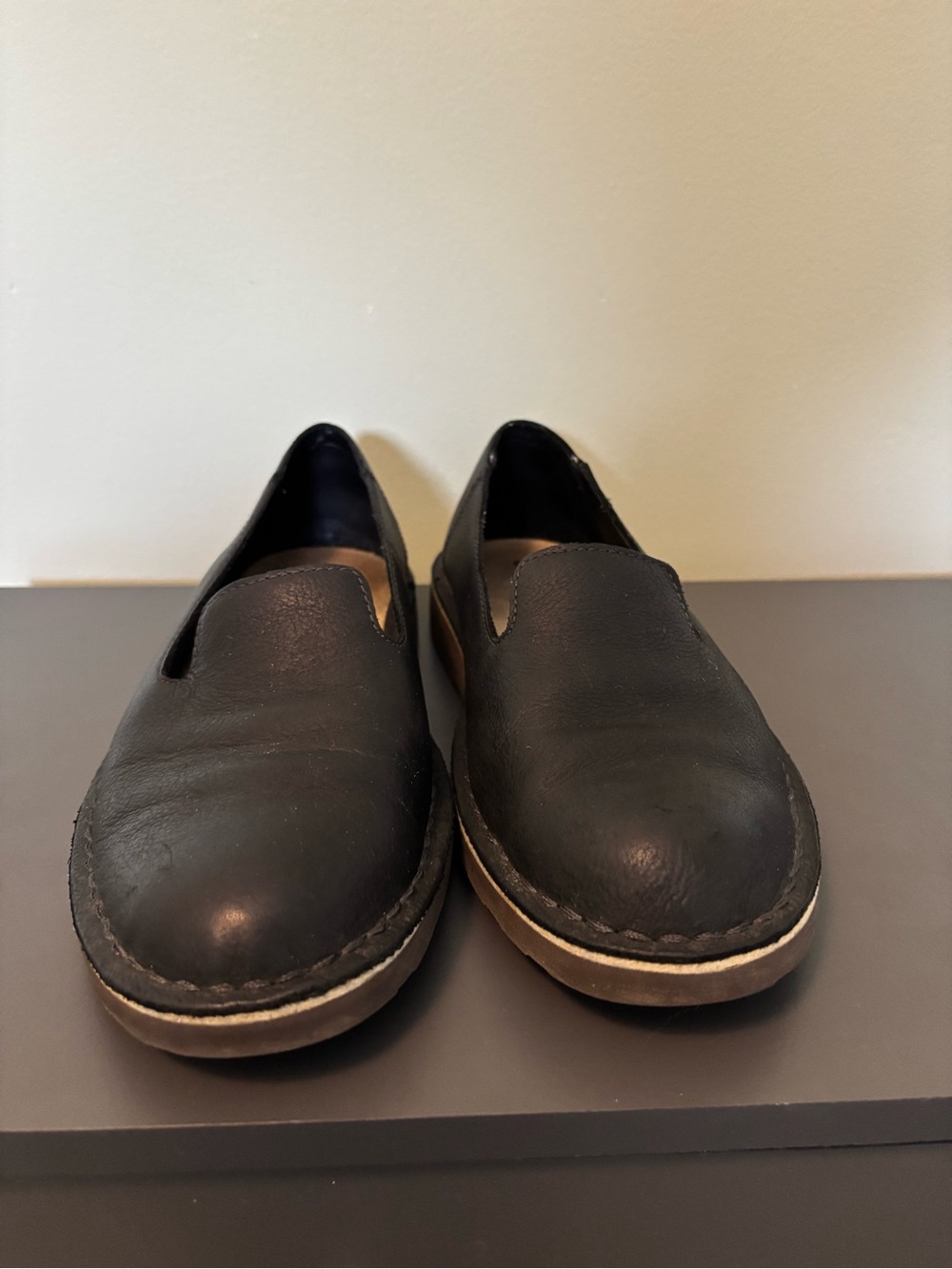 L.L. Bean women's black leather loafers size 9.5
